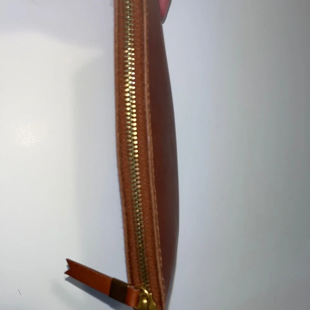 Madewell leather “the pouch” clutch - Picture 7 of 13